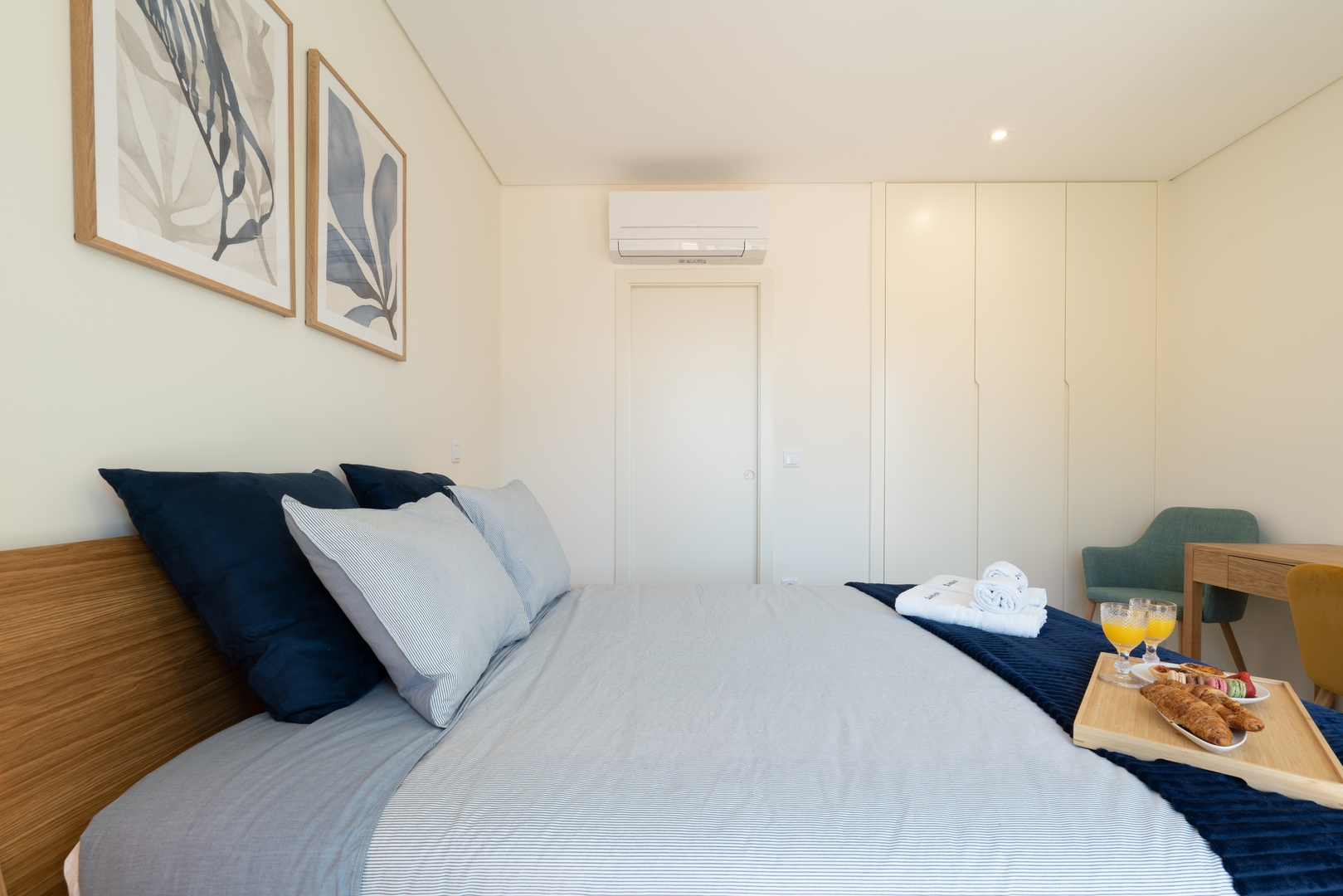 Stylish Balcony Apt & 2 Cozy Studios by HostWise 5 Host Wise Booking