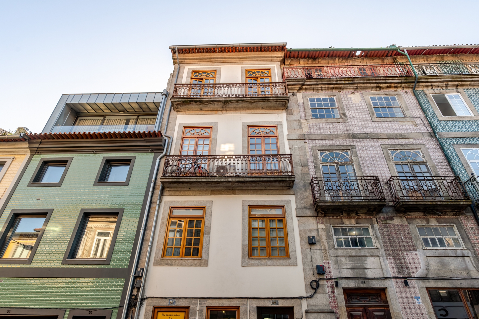 Twin Picaria Balcony Suites by HostWise 70 Host Wise Booking