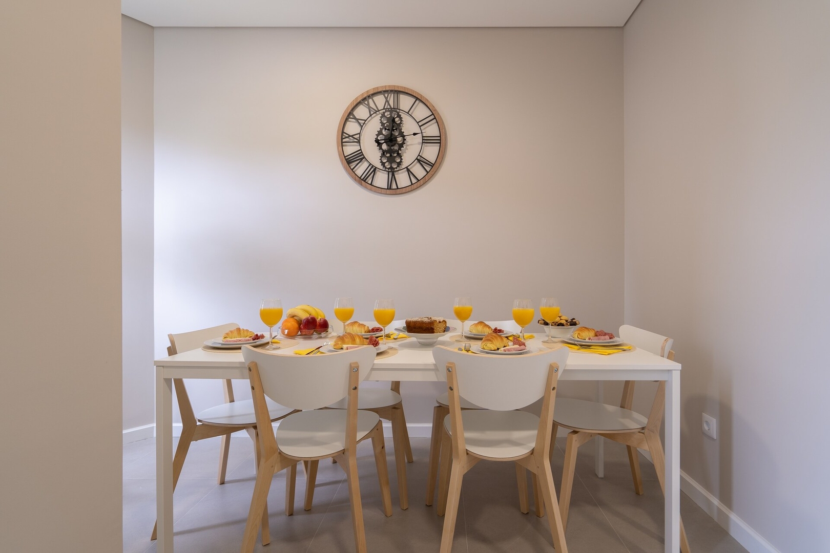 HostWise - Deluxe Bright Flat w/ Netflix 58 Host Wise Booking