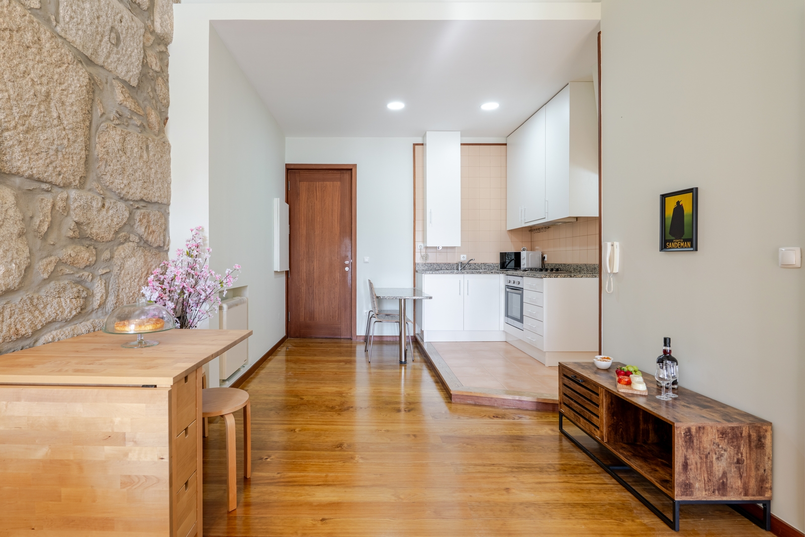 Twin Picaria Balcony Suites by HostWise 12 Host Wise Booking