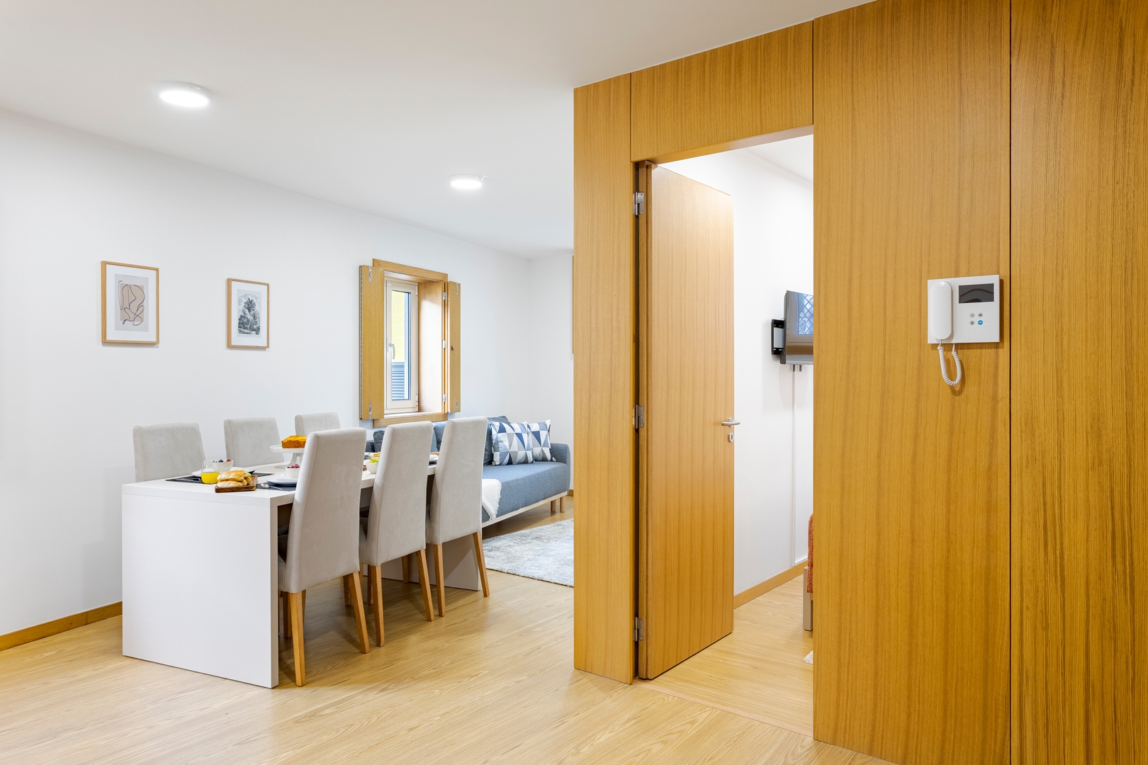 Modern & Central Flat w/ Garage by HostWise 3 Host Wise Booking