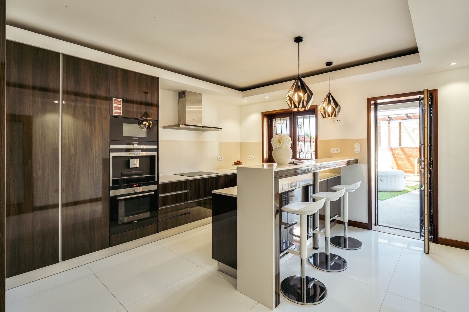 Beach Villa with Jacuzzi & Garage by HostWise 4 Host Wise Booking