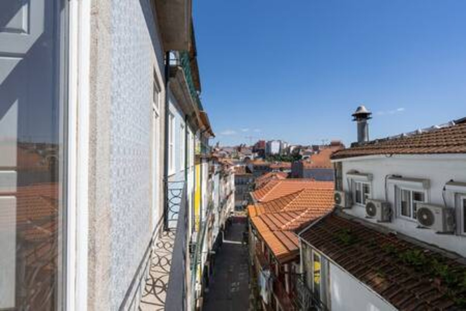 4 Trendy Studios w/ Balcony | Clérigos by HostWise 41 Host Wise Booking