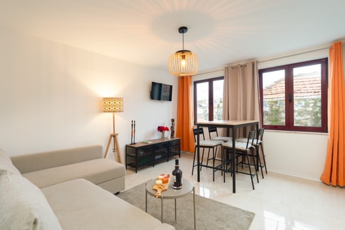 HostWise - Artistic Escape with Modern Comfort Host Wise Booking