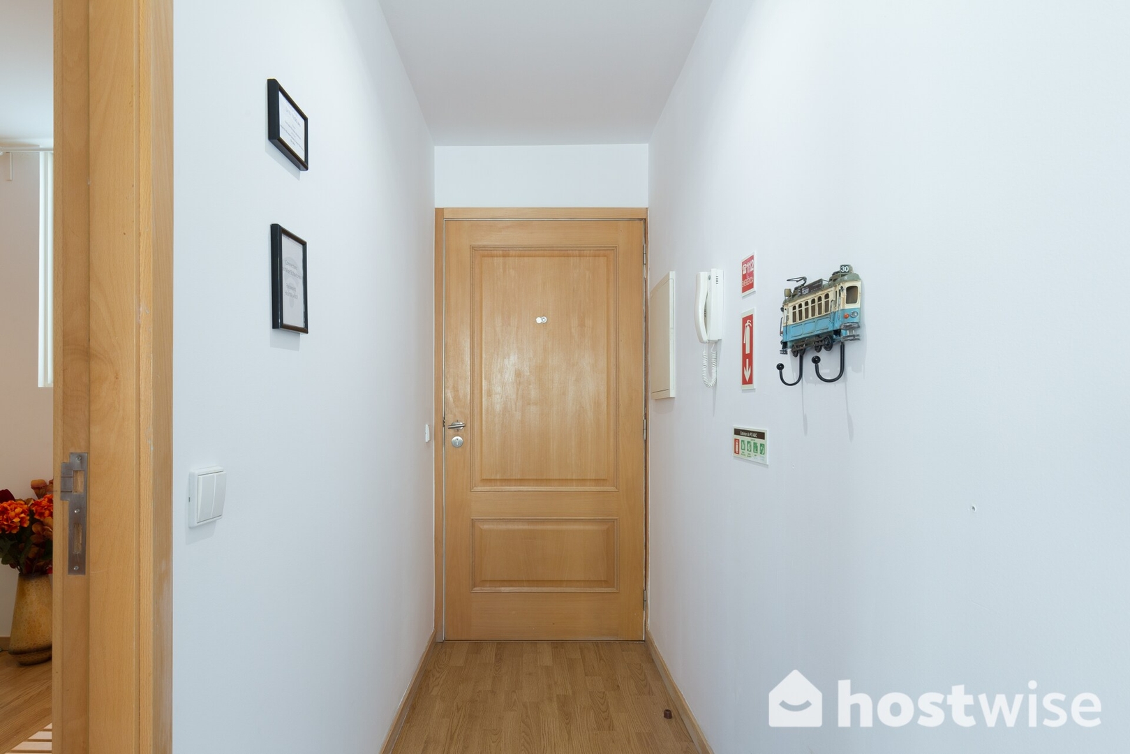 HostWise - Charming Sunny Flat | Batalha 14 Host Wise Booking