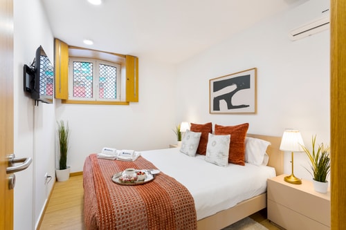 Modern & Central Flat w/ Garage by HostWise Host Wise Booking