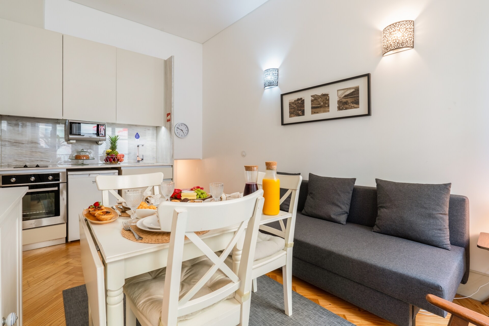 Colourful Cozy Flat by HostWise 20 Host Wise Booking