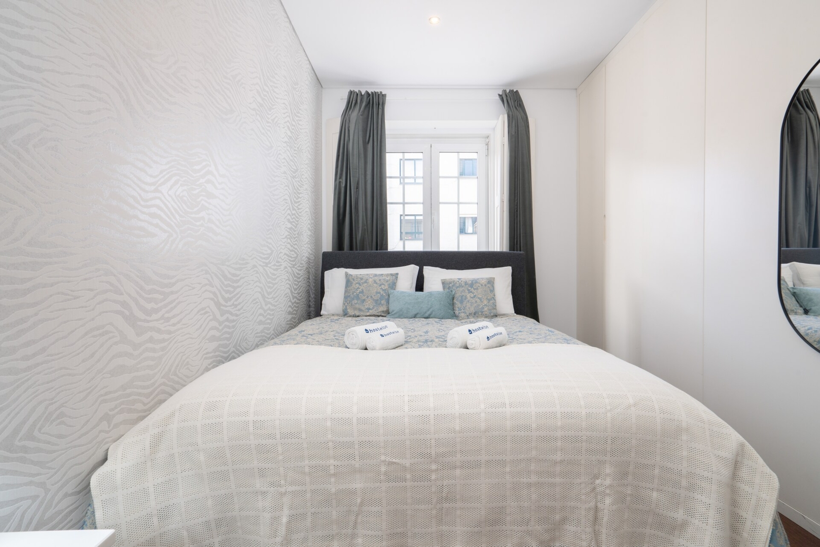 Host Wise - 2 Rustic Colorful Flats | Terrace 23 Host Wise Booking