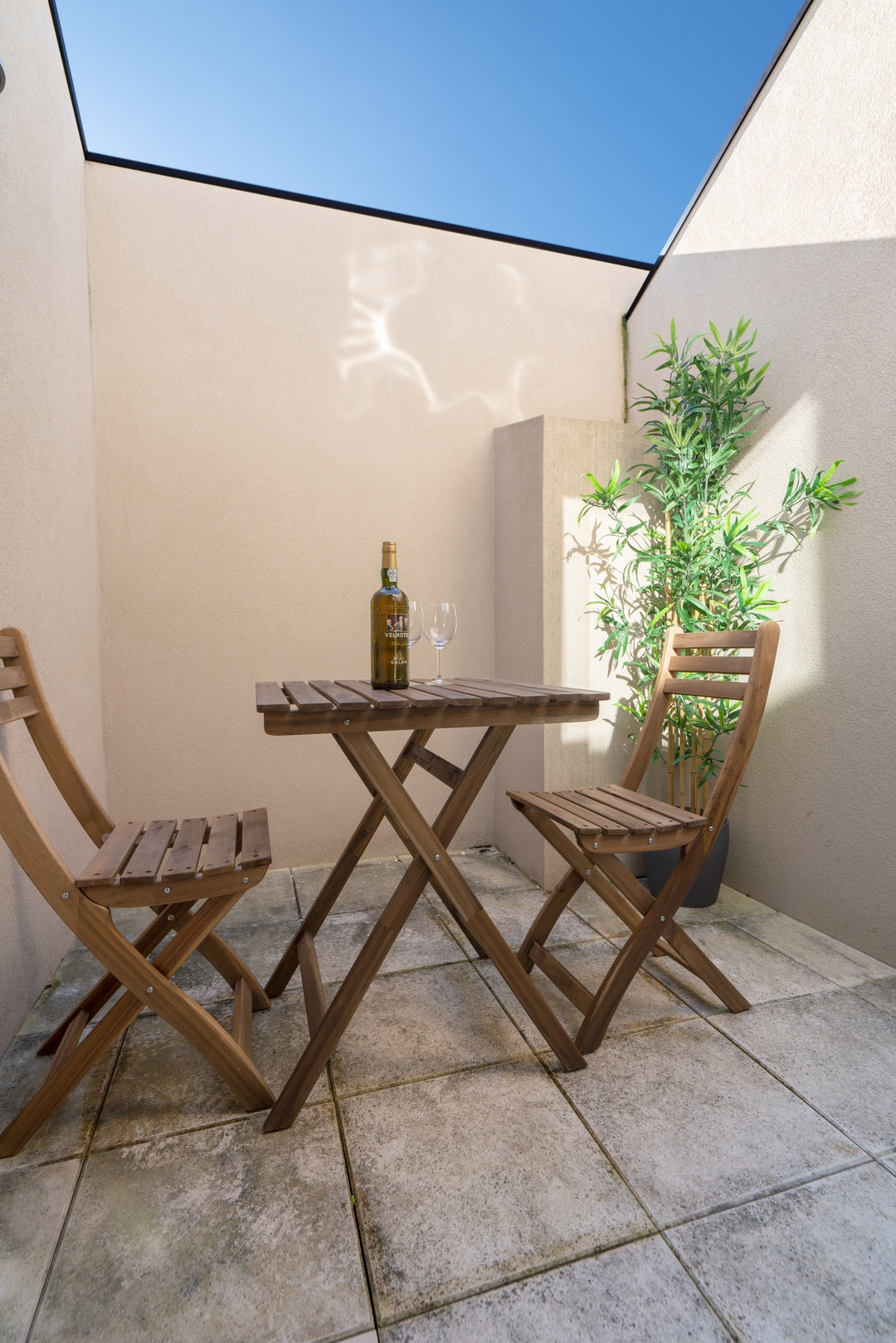 HostWise - Studios with Patio & Kitchenette 40 Host Wise Booking