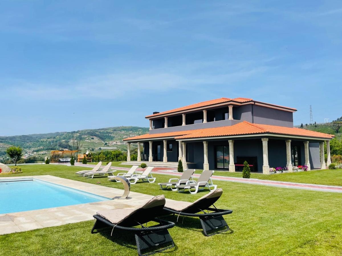 HostWise – Douro View Villa w/ 10 Suites & Pool 7 Host Wise Booking