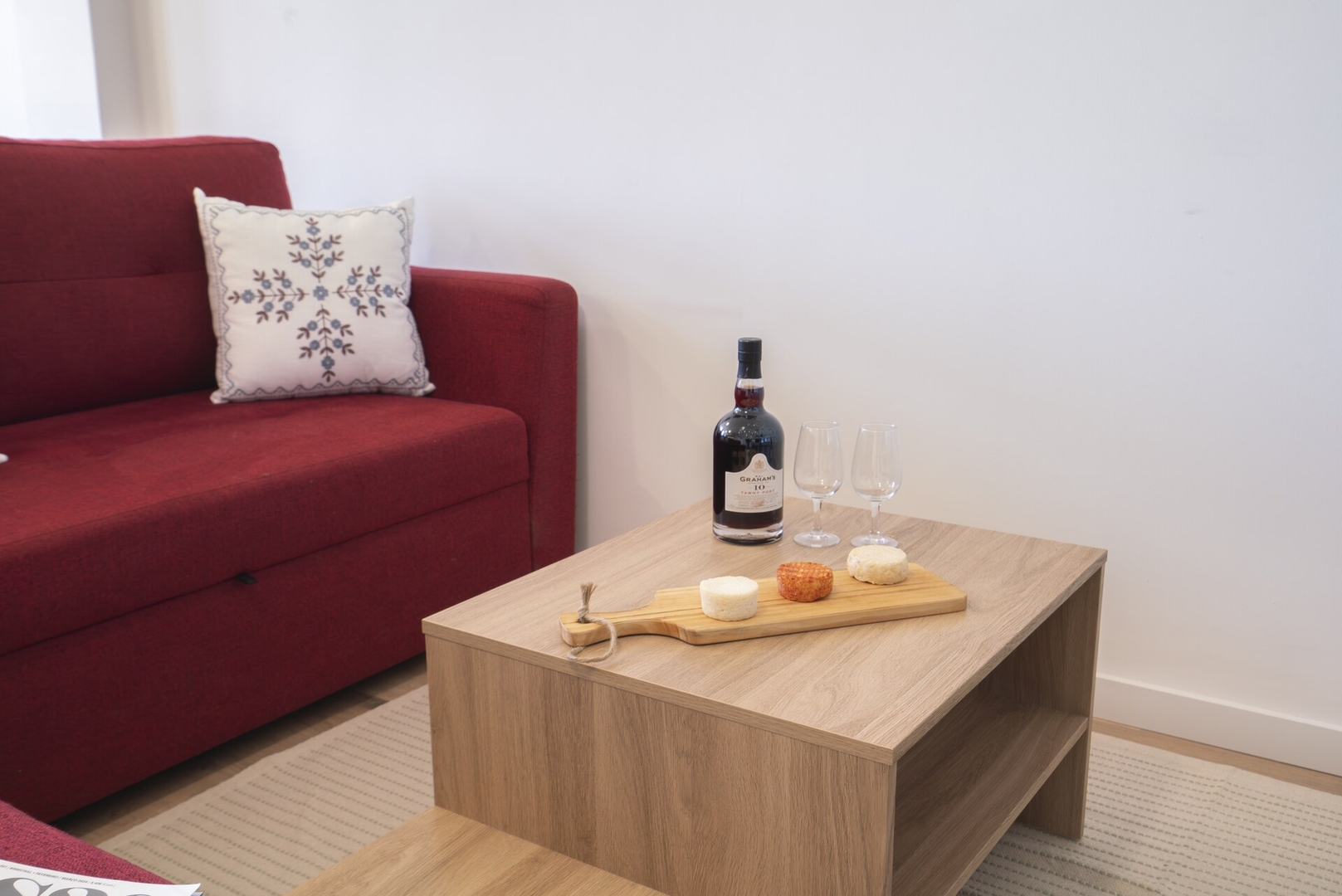 Host Wise - Comfy Minimalist Flat 19 Host Wise Booking