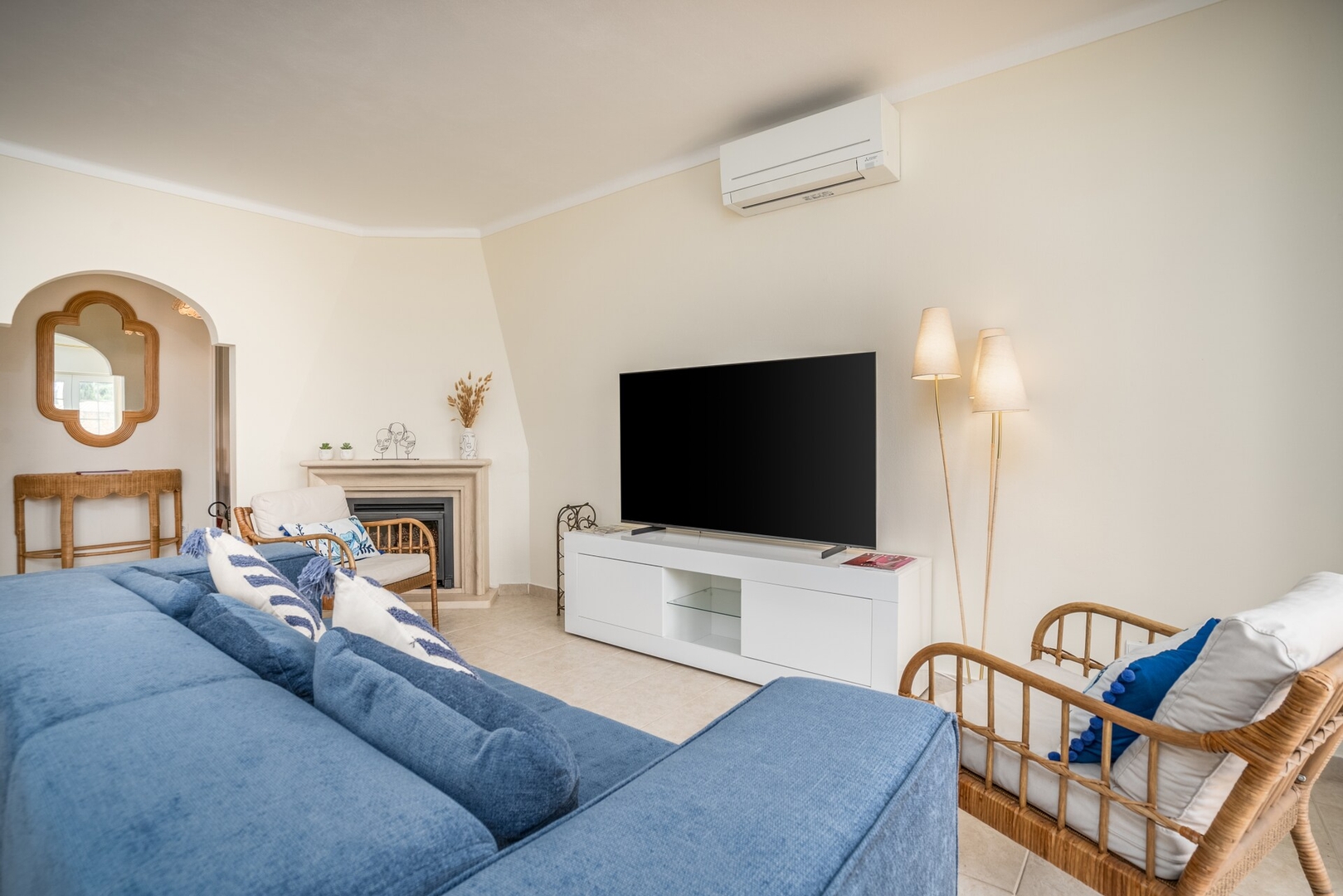Host Wise - Luxurious Pool & Jacuzzi Hideaway 22 Host Wise Booking
