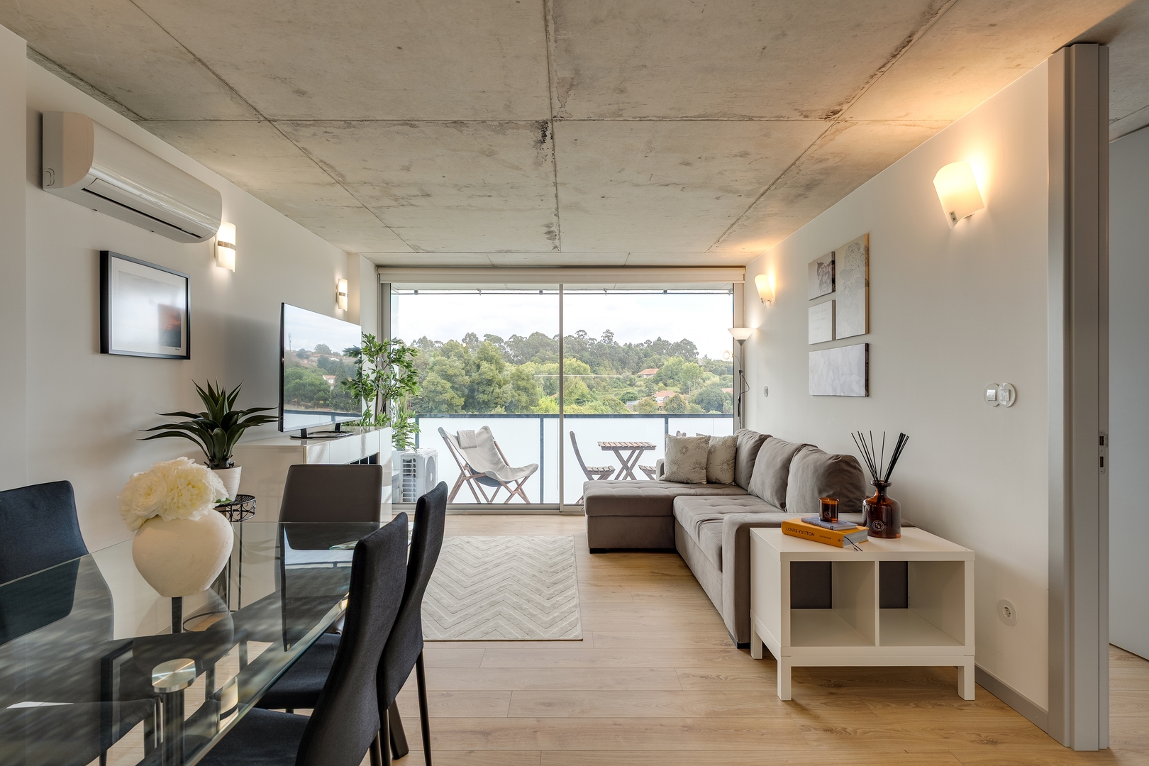 Lovely Flat w/ Balcony, Pool & Garage by HostWise 17 Host Wise Booking