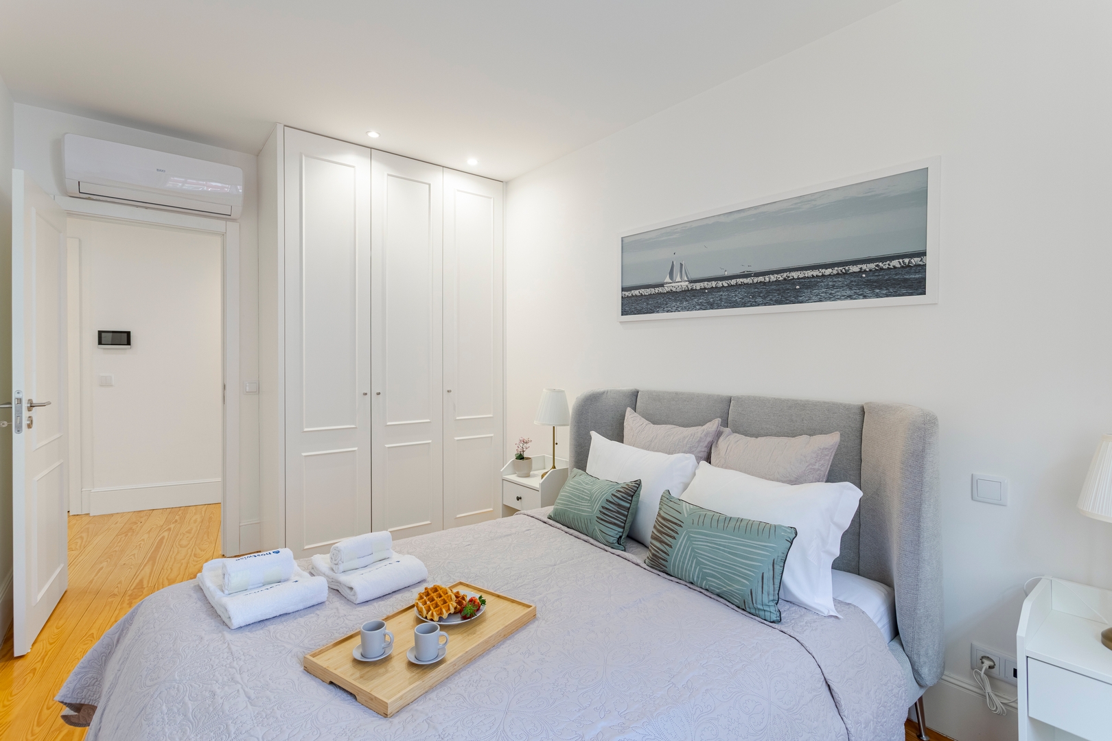 Modern & Trendy Flat by HostWise 6 Host Wise Booking