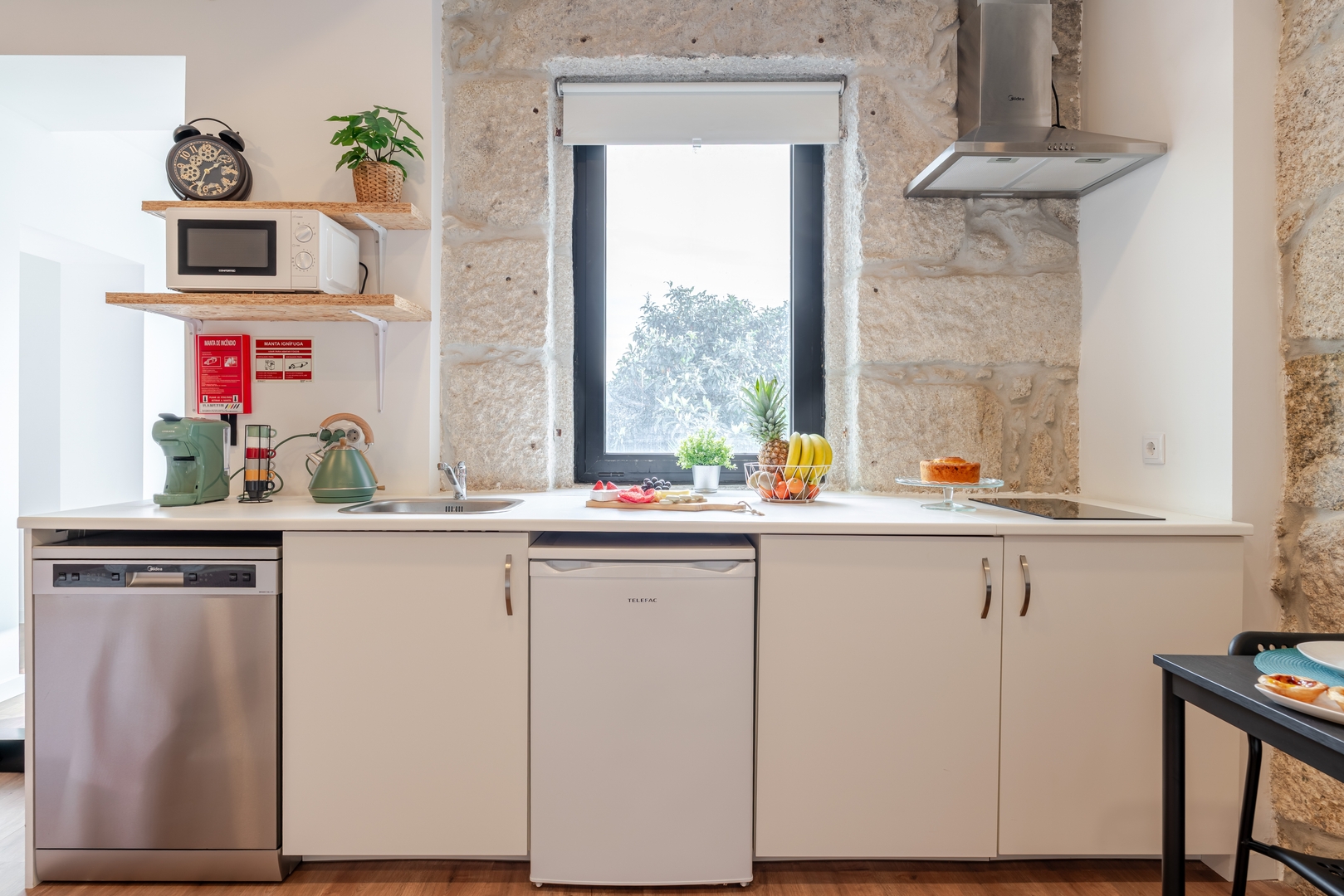 HostWise - Charming Urban Flat with a Terrace 16 Host Wise Booking