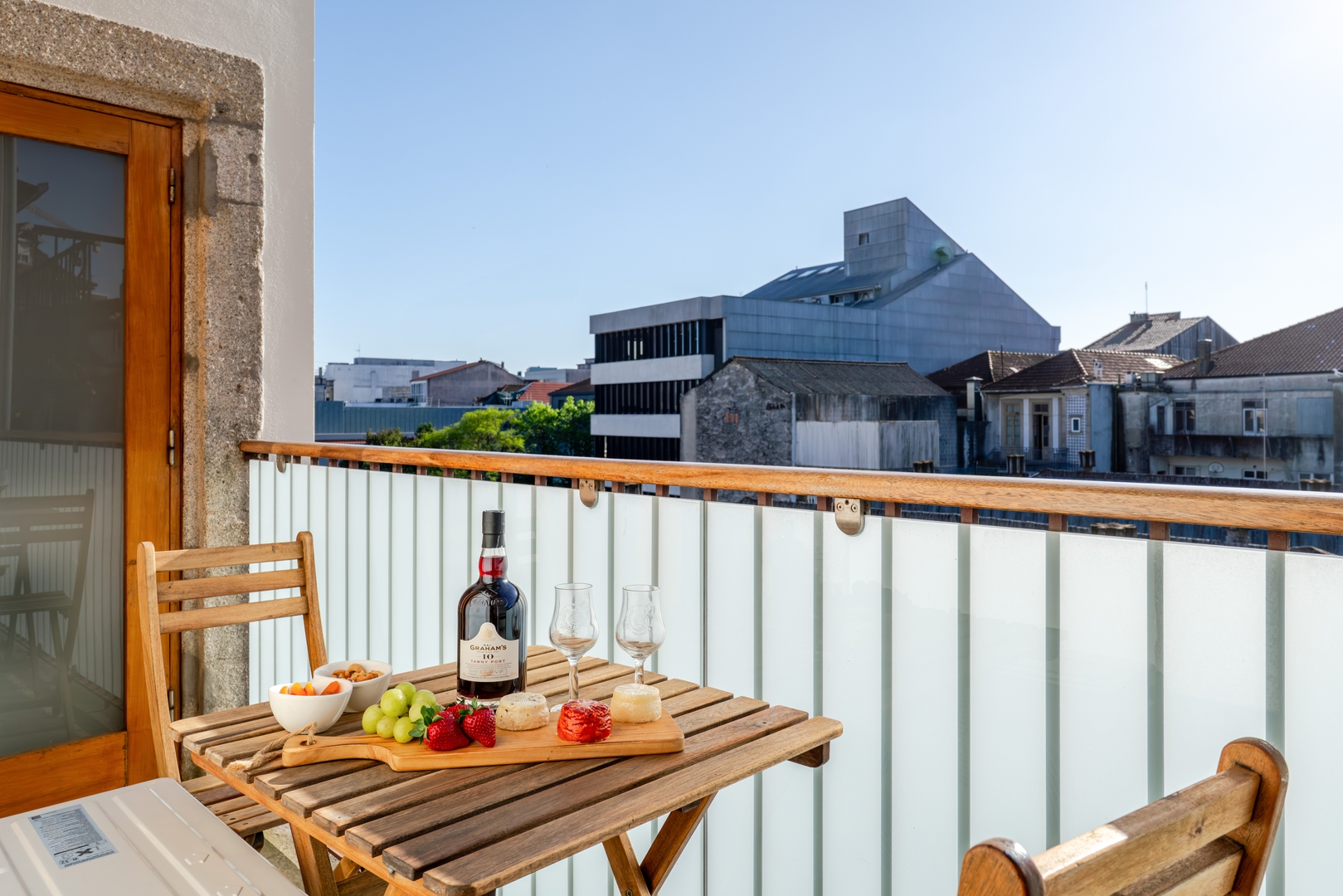 Twin Picaria Balcony Suites by HostWise 26 Host Wise Booking