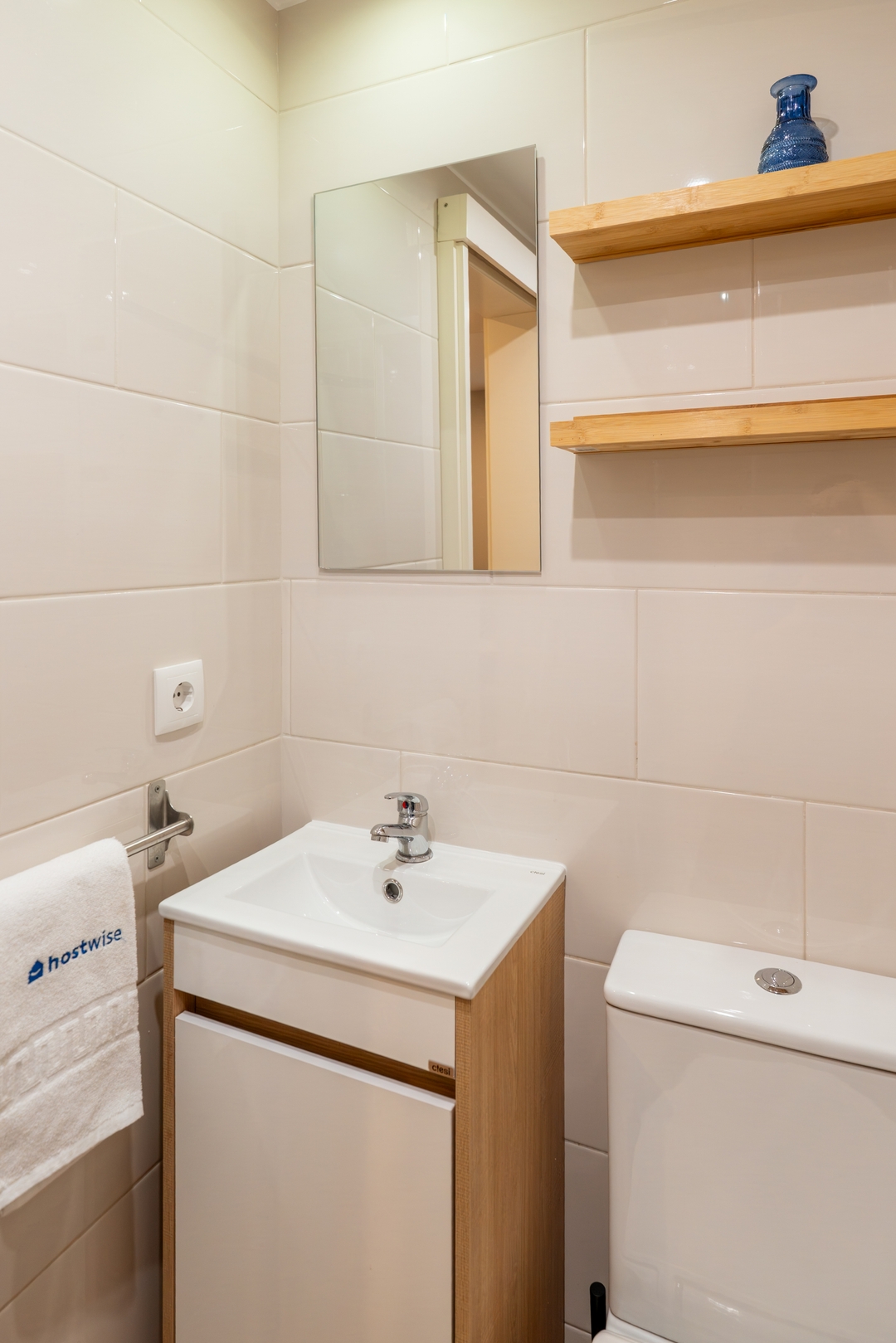 City Views & Balcony in Historic Porto by HostWise 18 Host Wise Booking