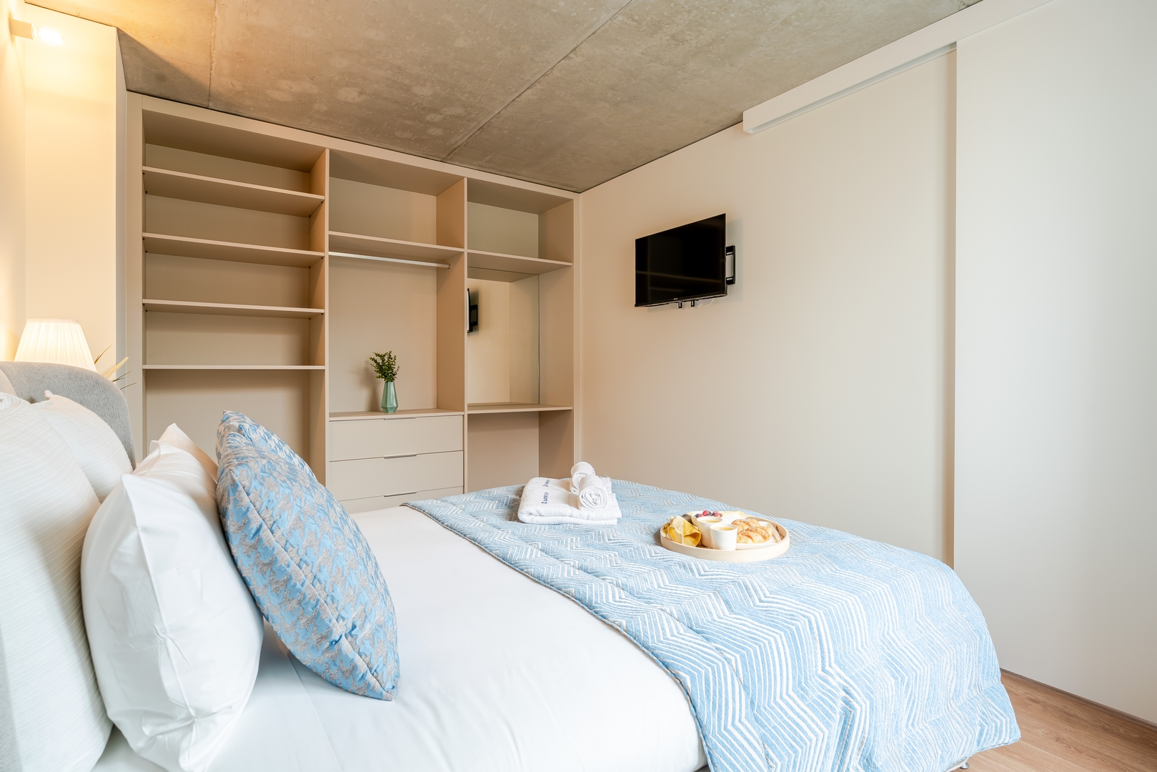 Modern 4-Apt Retreat for 14, Porto by HostWise 54 Host Wise Booking