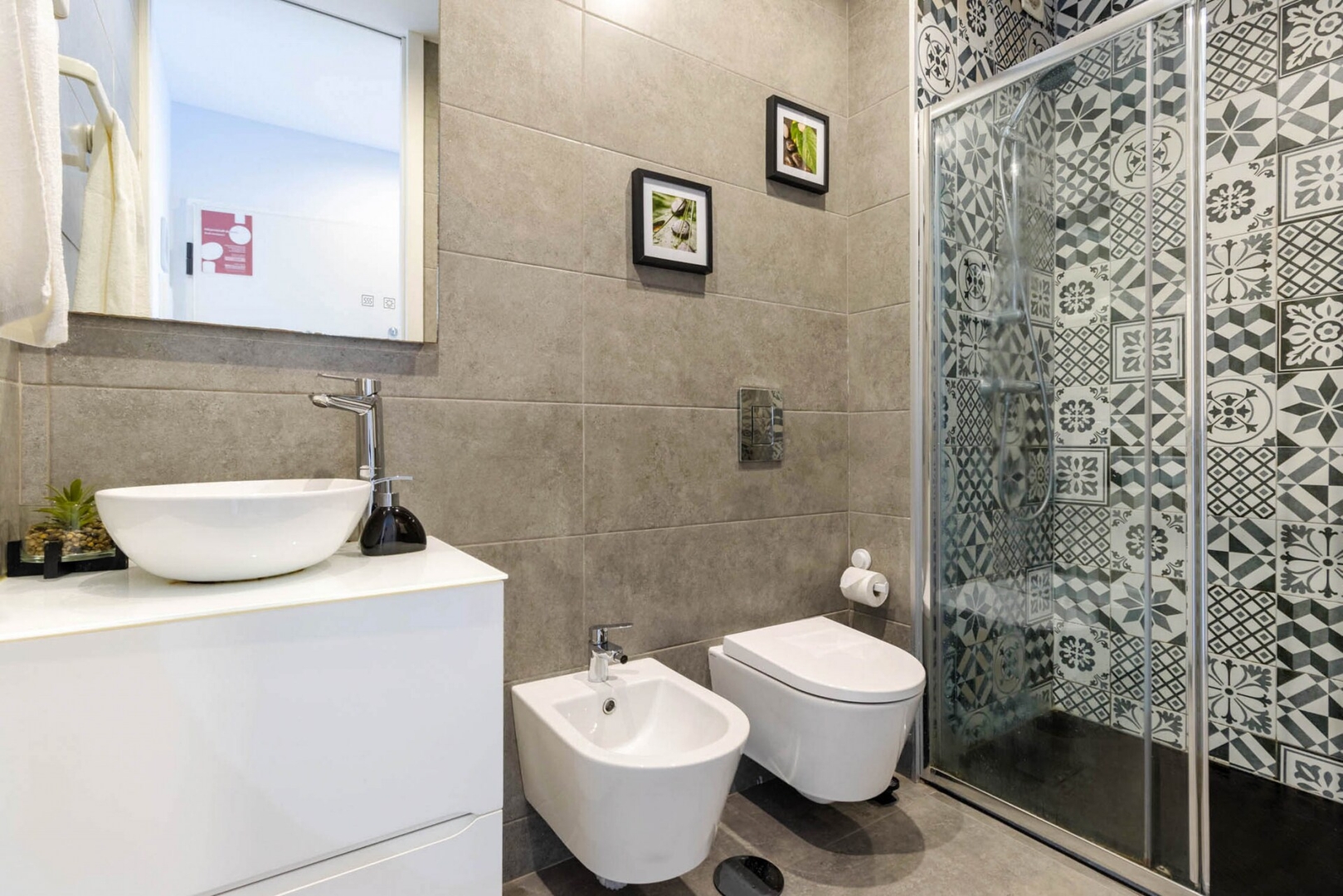 Modern & Stylish Flat w/ Balcony by HostWise 4 Host Wise Booking