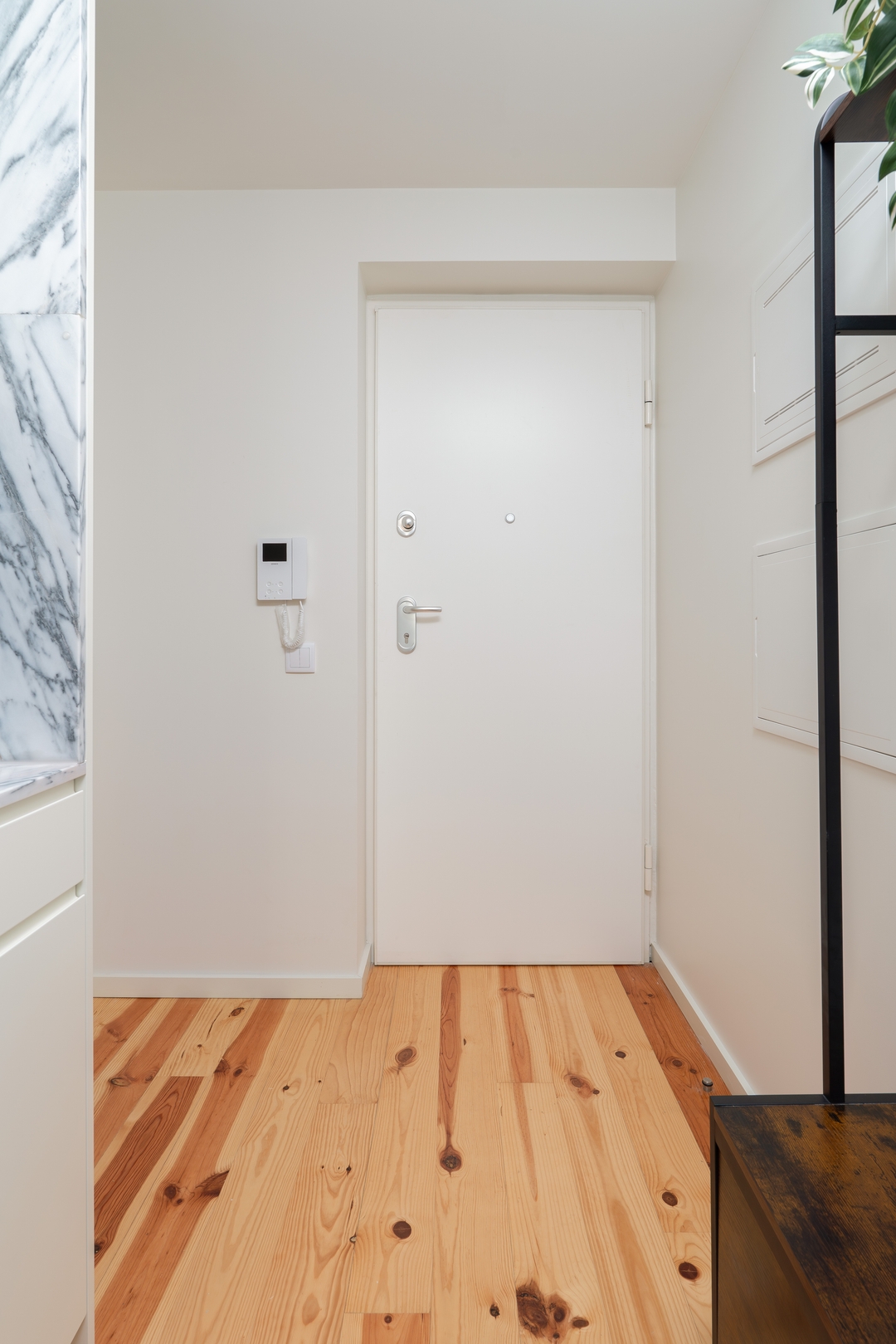Host Wise - Stylish Studio in Porto Downtown 22 Host Wise Booking