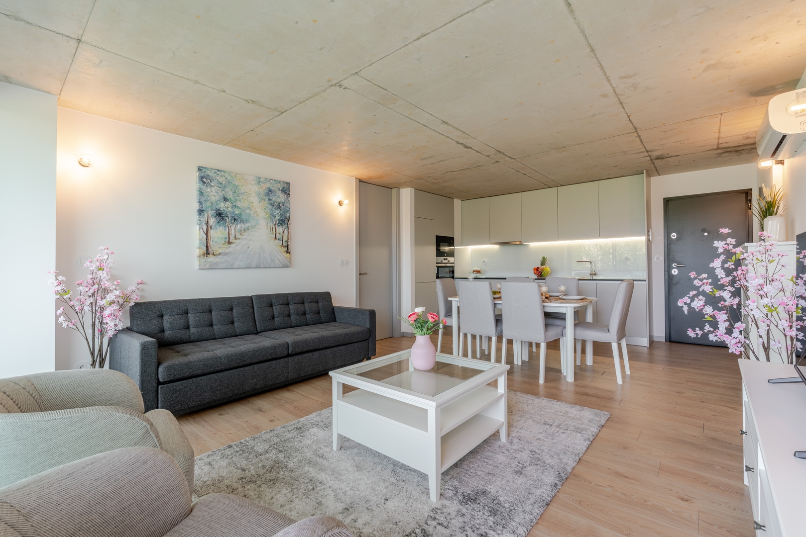 HostWise - Modern Flat w/ Balcony, Garage & Pool 31 Host Wise Booking
