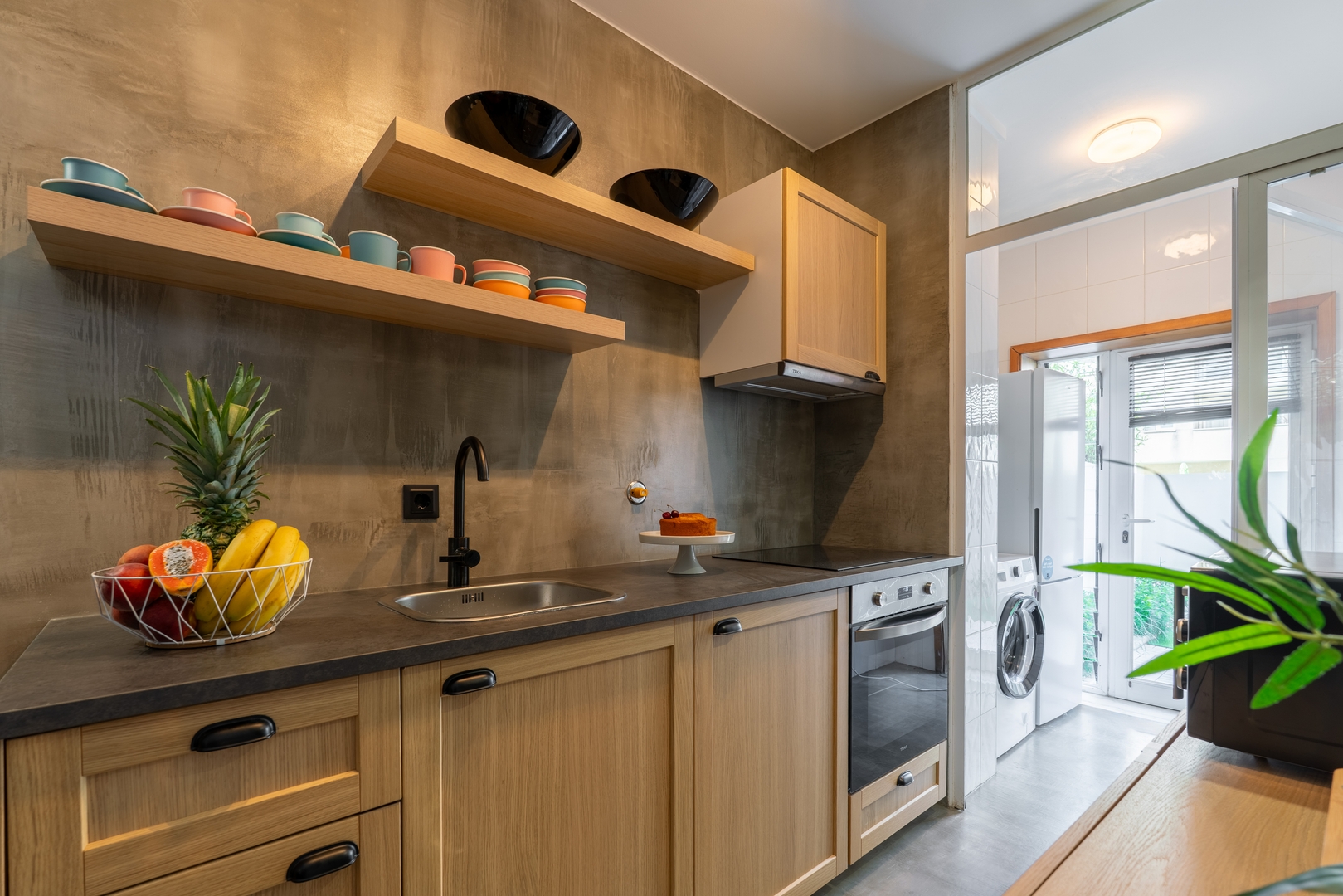 HostWise – Modern Flat w/ Terrace | Near the Beach 4 Host Wise Booking