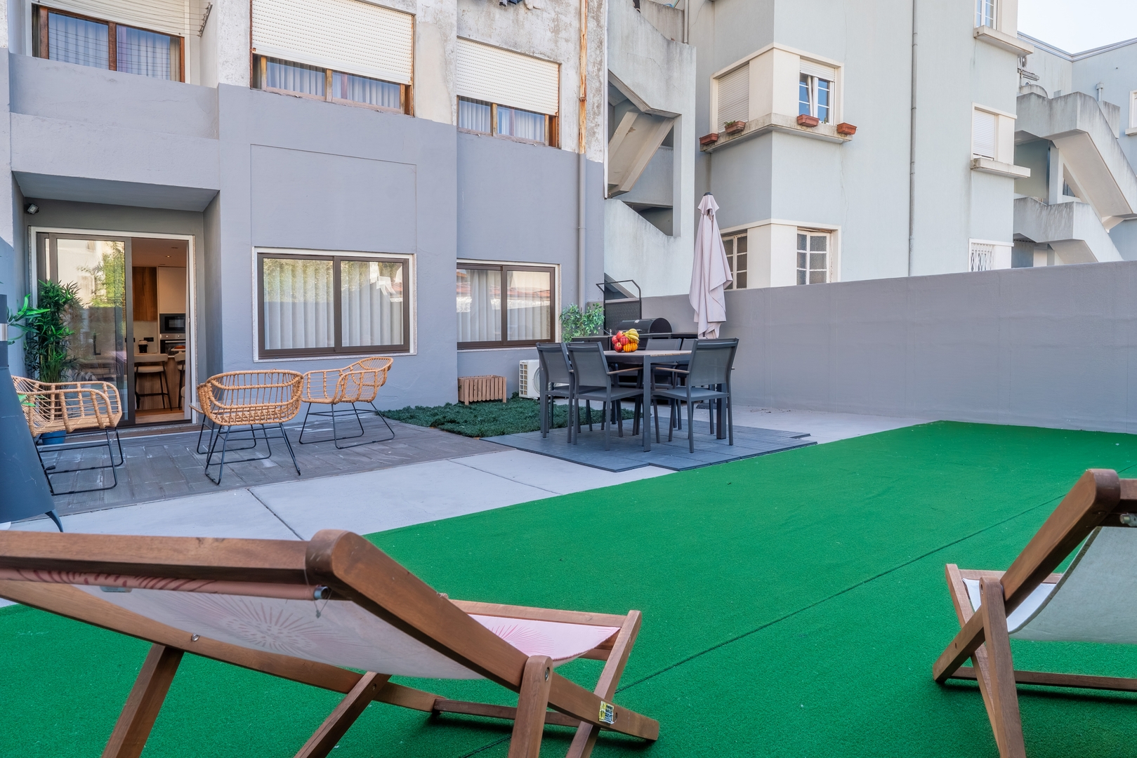 Urban Terrace & Stylish Living Spaces by HostWise 16 Host Wise Booking