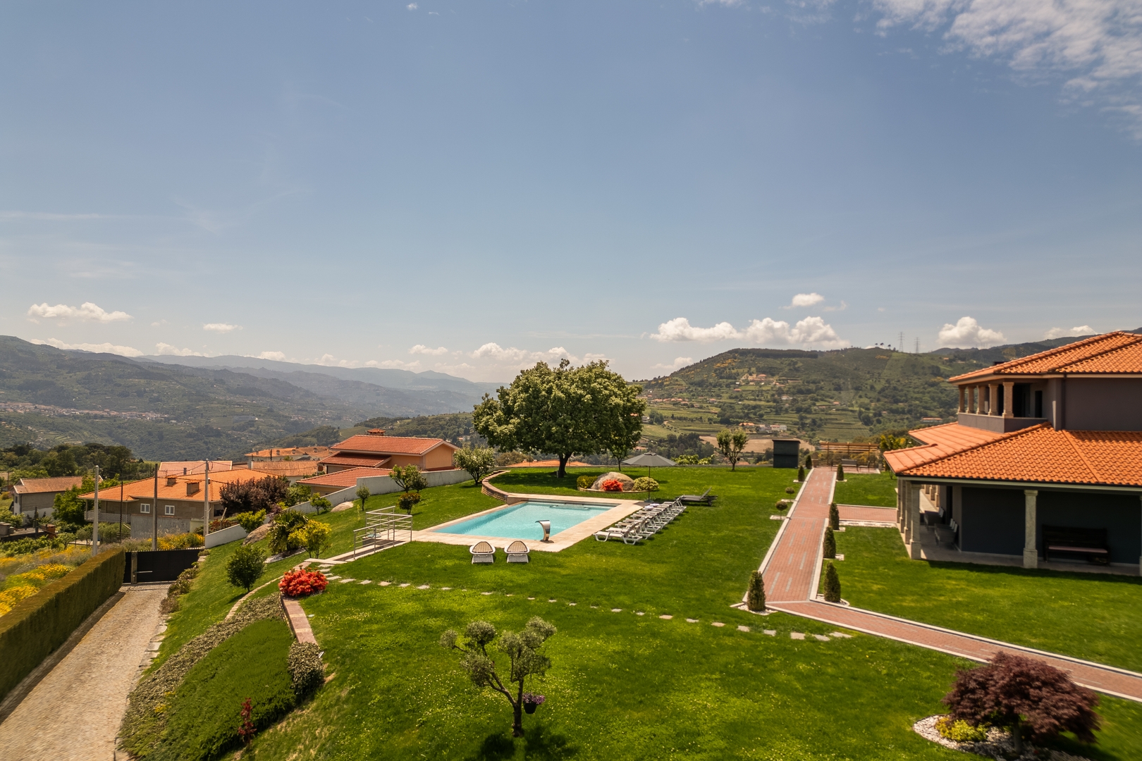 HostWise – Douro View Villa w/ 10 Suites & Pool 3 Host Wise Booking