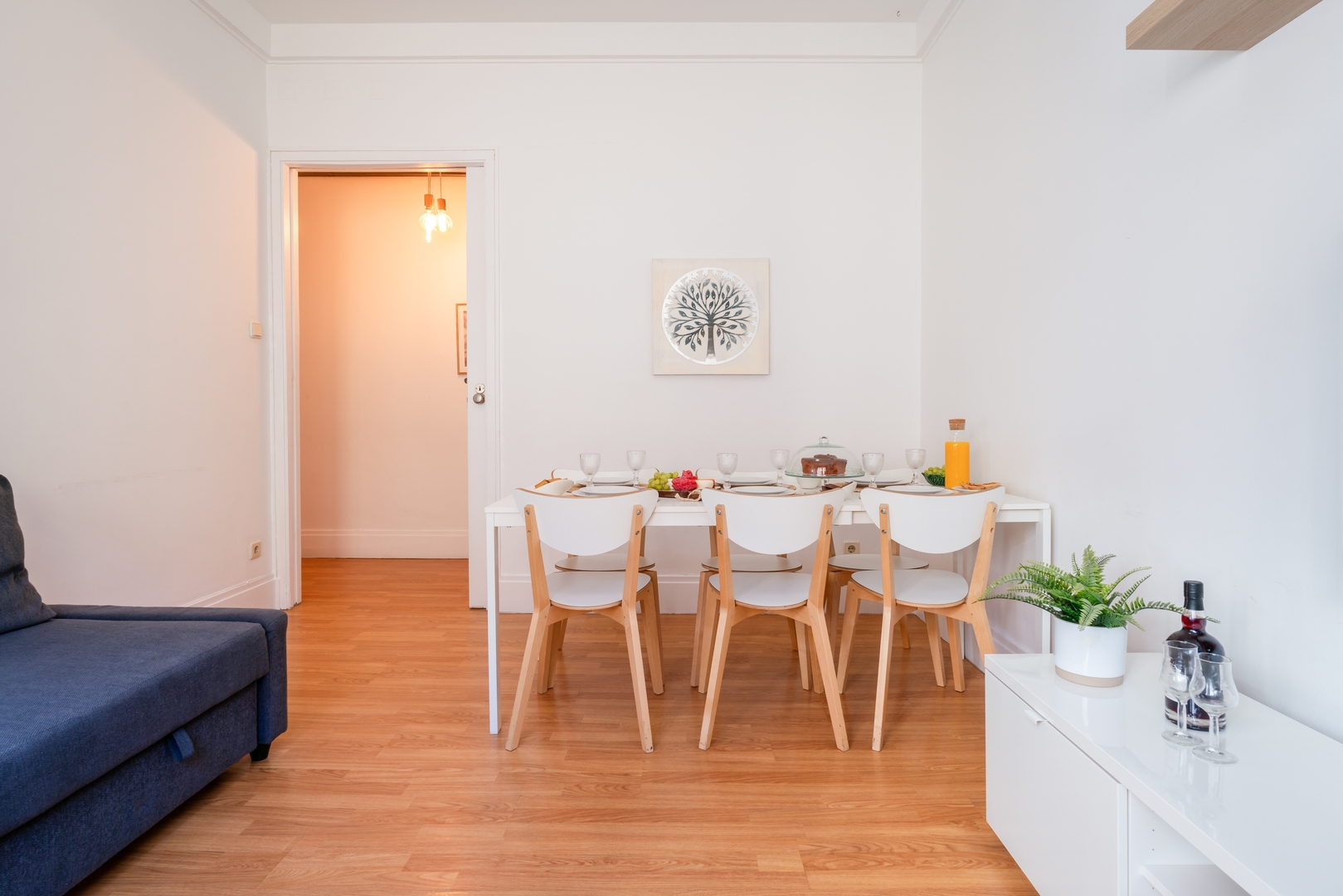 Host Wise - Roomy Restful Apartment w/ Balcony 6 Host Wise Booking