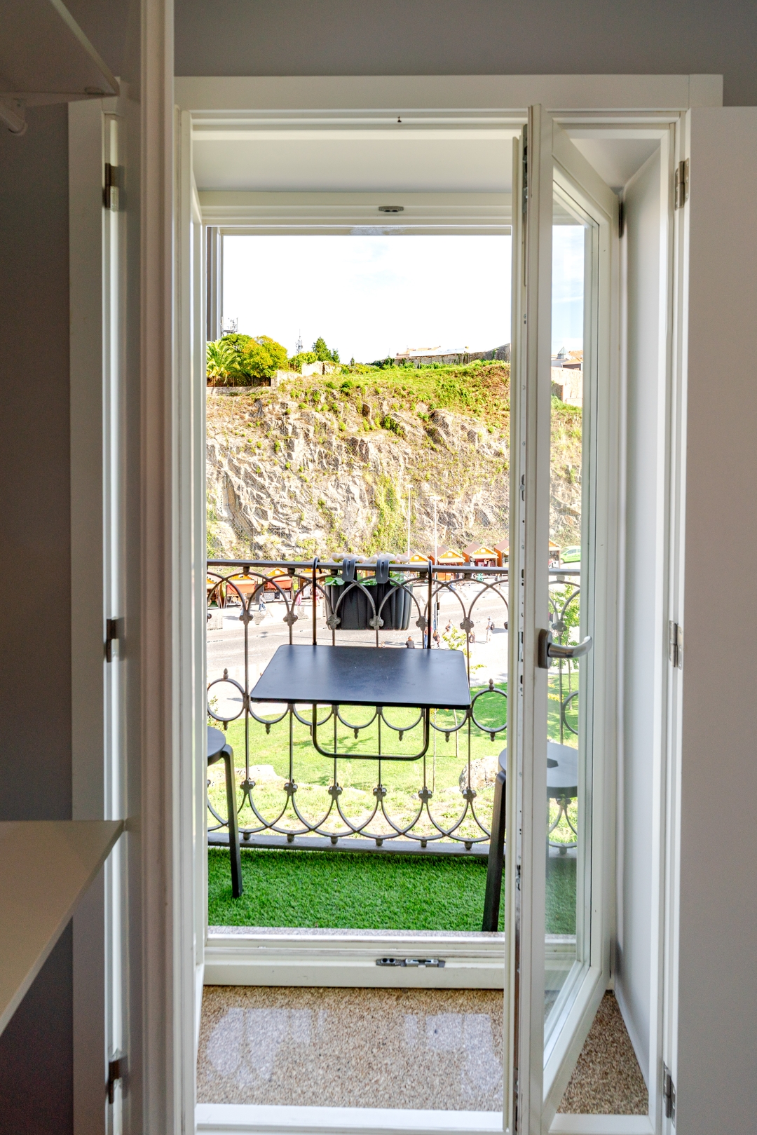 City Views & Balcony in Historic Porto by HostWise 16 Host Wise Booking