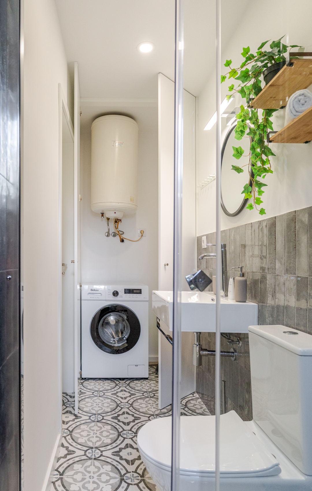 HostWise - Stylish Studio w/ Charming Terrace 27 Host Wise Booking