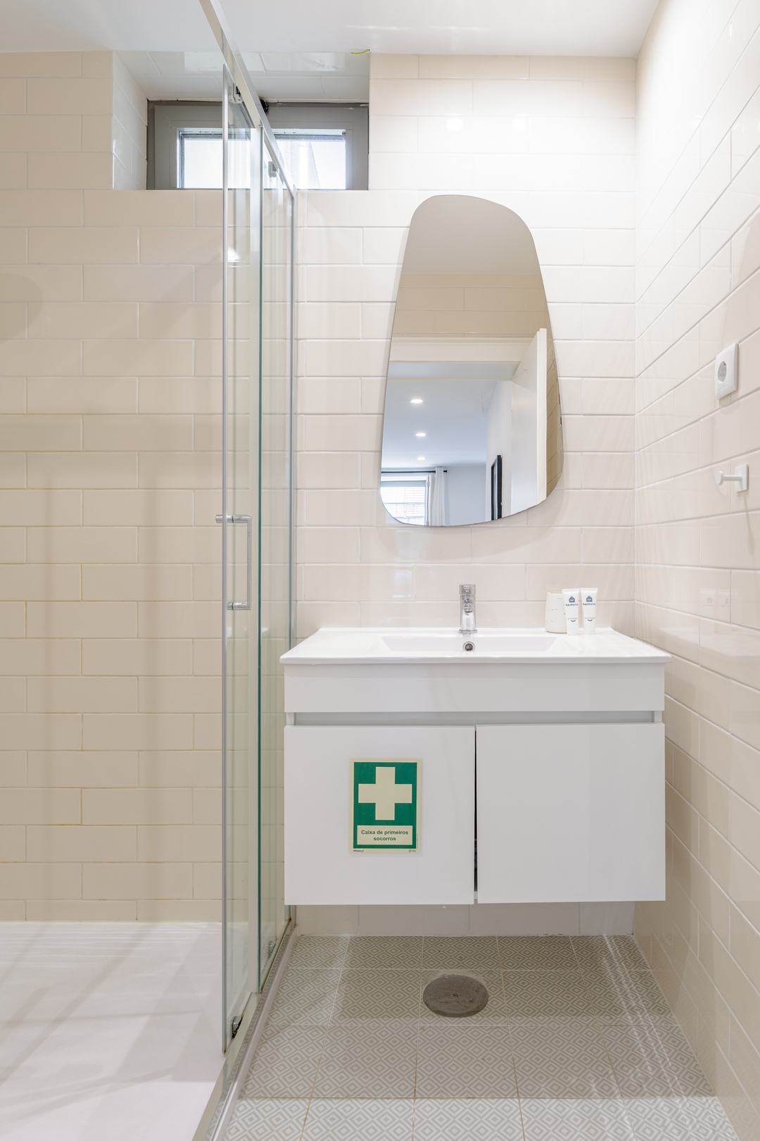 Colorful & Elegant Apartment by HostWise 21 Host Wise Booking