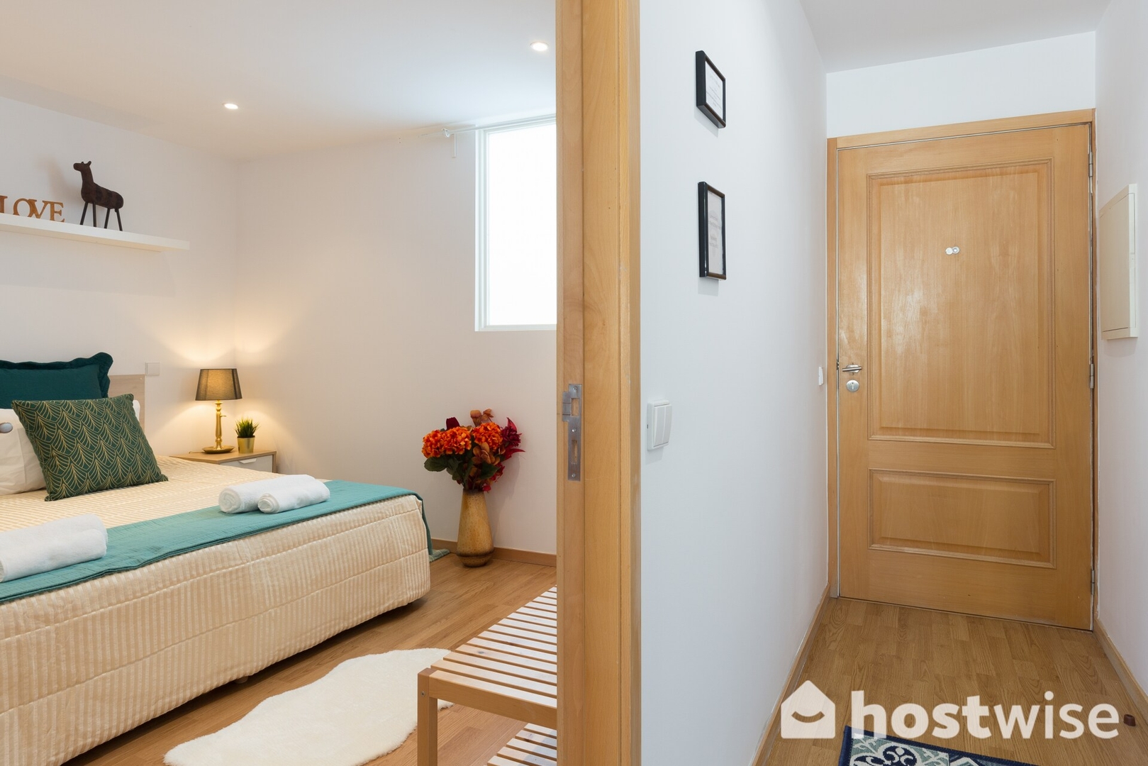 HostWise - Charming Sunny Flat | Batalha 12 Host Wise Booking