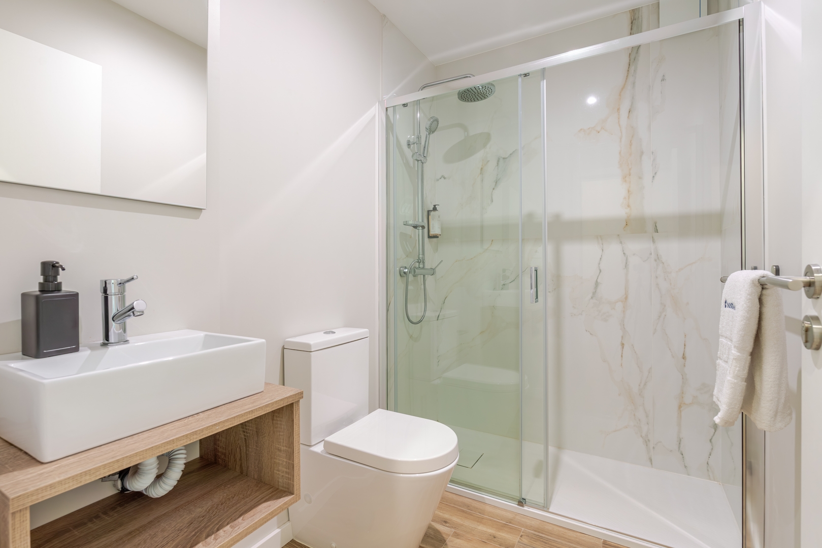 HostWise - 10BR Douro Villa with Pool 43 Host Wise Booking