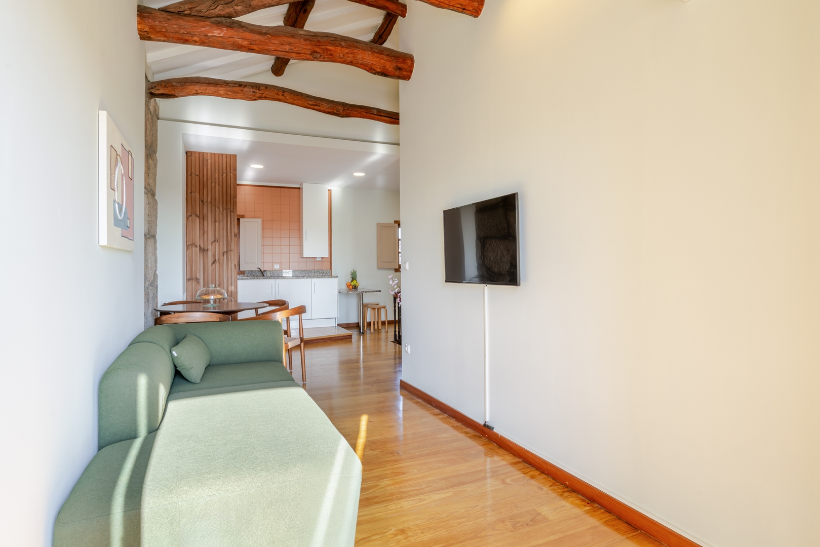 Twin Picaria Balcony Suites by HostWise 36 Host Wise Booking