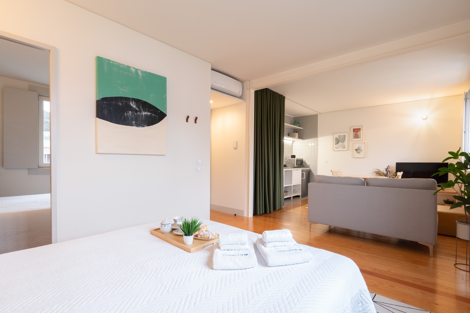 Dual Sunny Studios in Old Guimarães by HostWise 31 Host Wise Booking