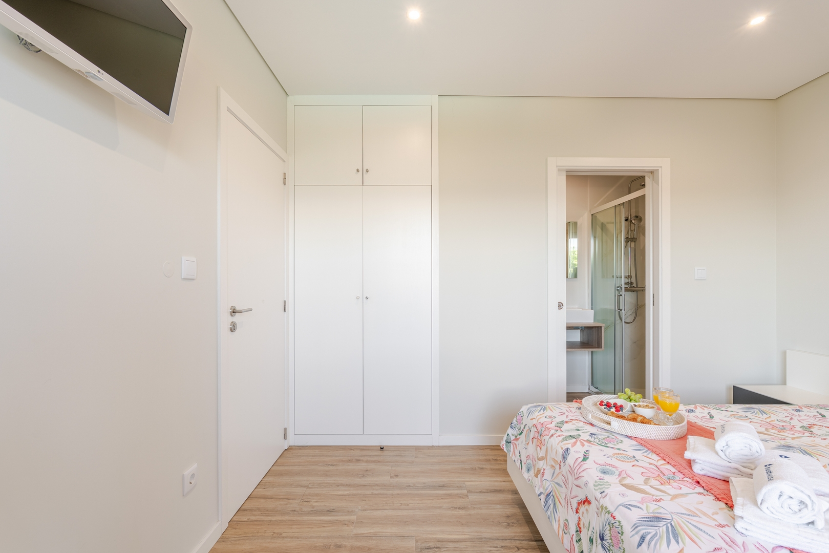 HostWise - 10BR Douro Villa with Pool 26 Host Wise Booking