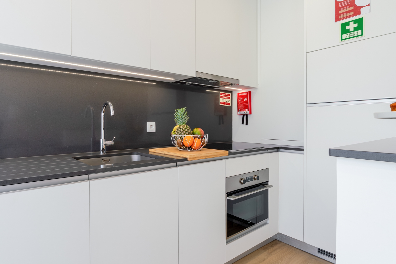 Stylish Balcony Apt & 2 Cozy Studios by HostWise 24 Host Wise Booking