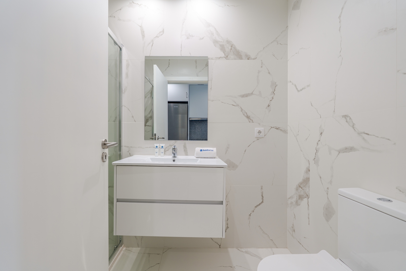 Terrace Studios & Bright Duplex by HostWise 48 Host Wise Booking