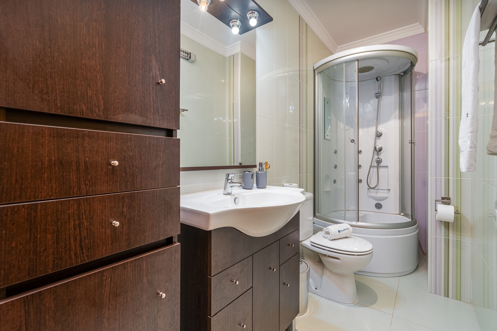 Bright & Spacious Flat by HostWise 20 Host Wise Booking