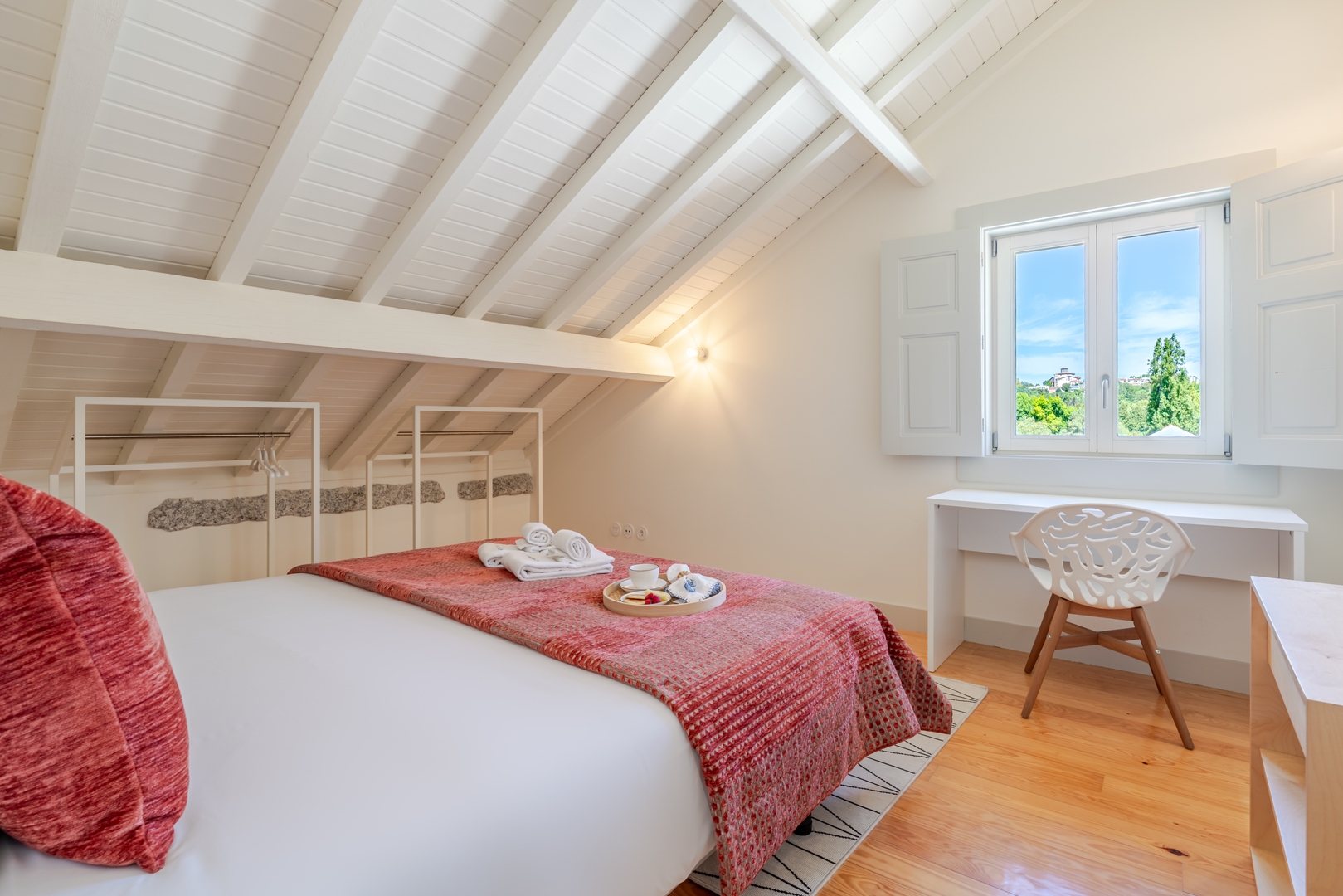 Studios & Spacious T4 with Garden by HostWise 57 Host Wise Booking