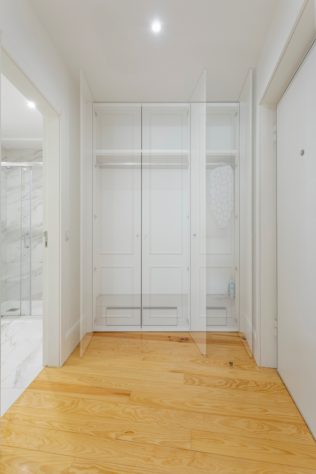 Modern & Trendy Flat by HostWise 20 Host Wise Booking