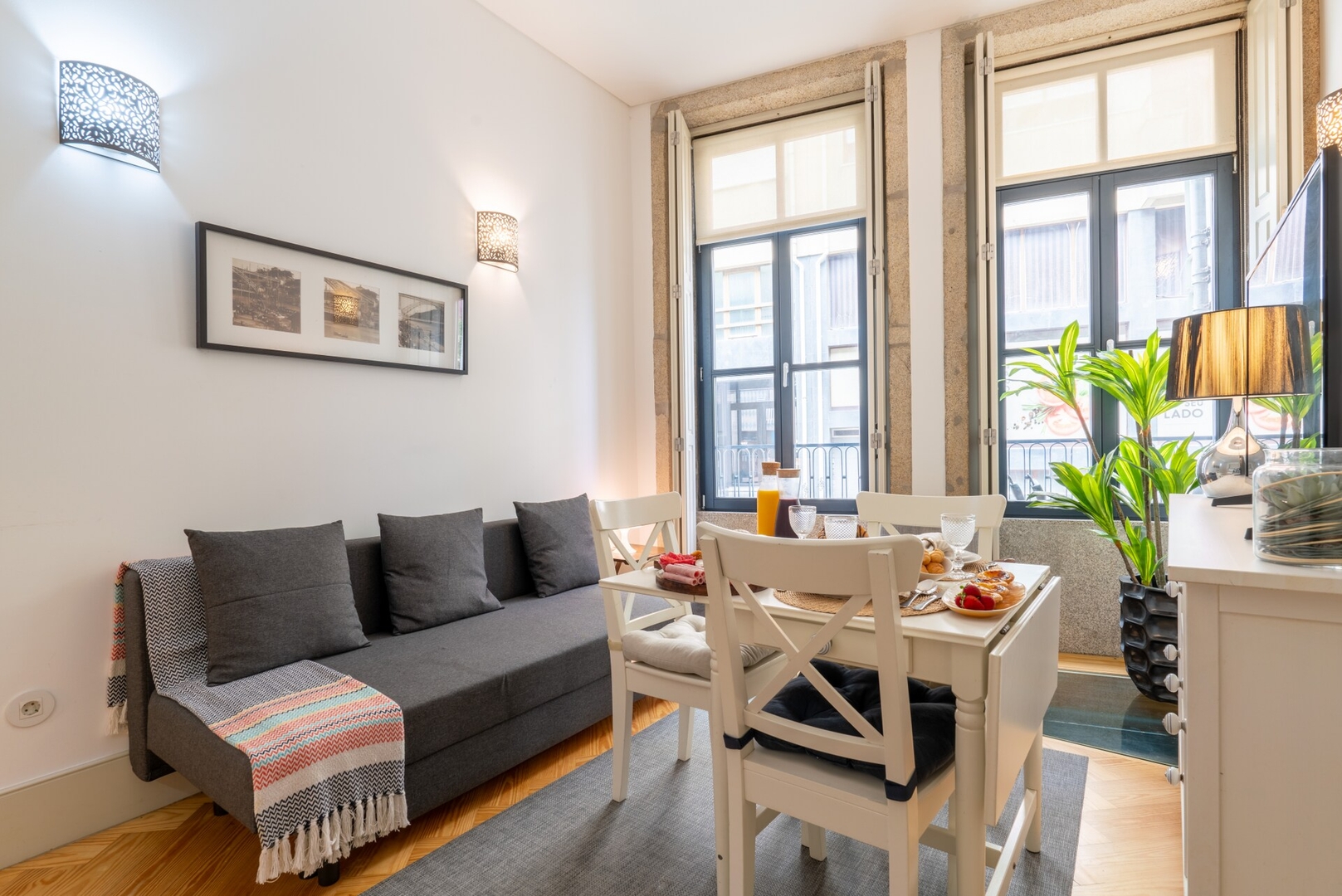 Colourful Cozy Flat by HostWise 21 Host Wise Booking