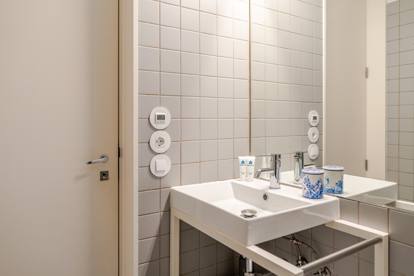 Studios & Spacious T4 with Garden by HostWise 97 Host Wise Booking