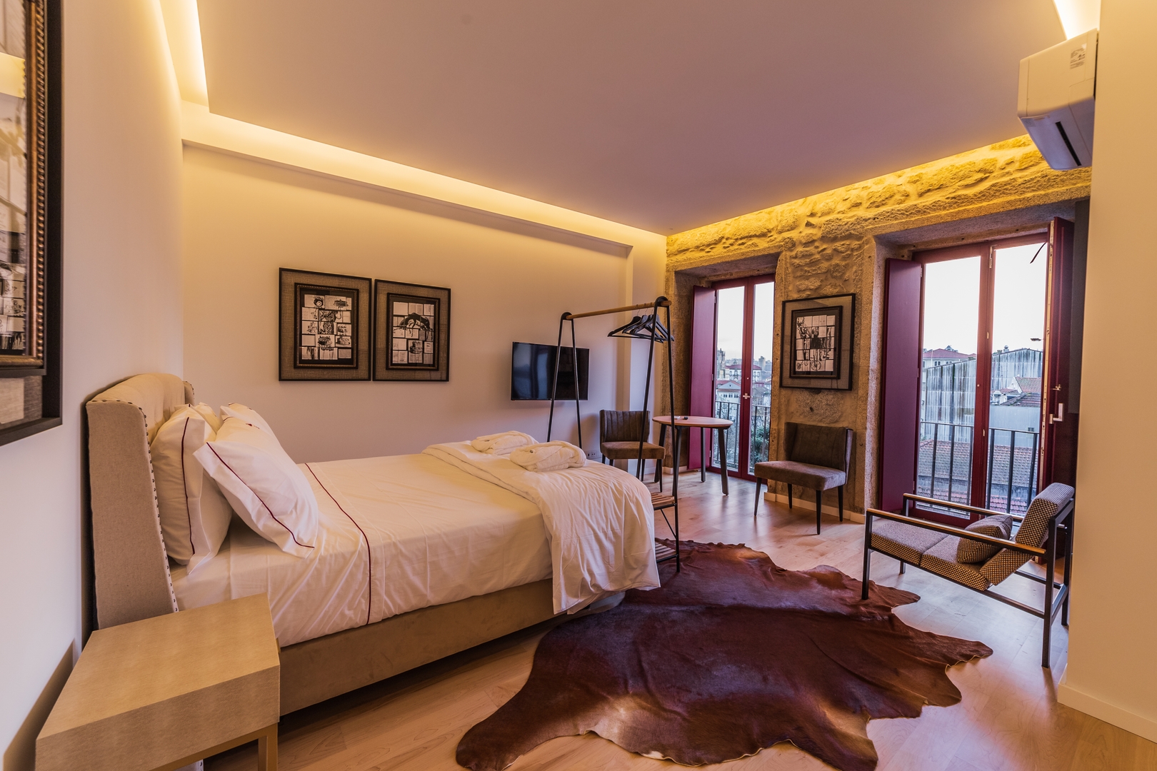 Designer Building Stay Near Clérigos by HostWise 8 Host Wise Booking