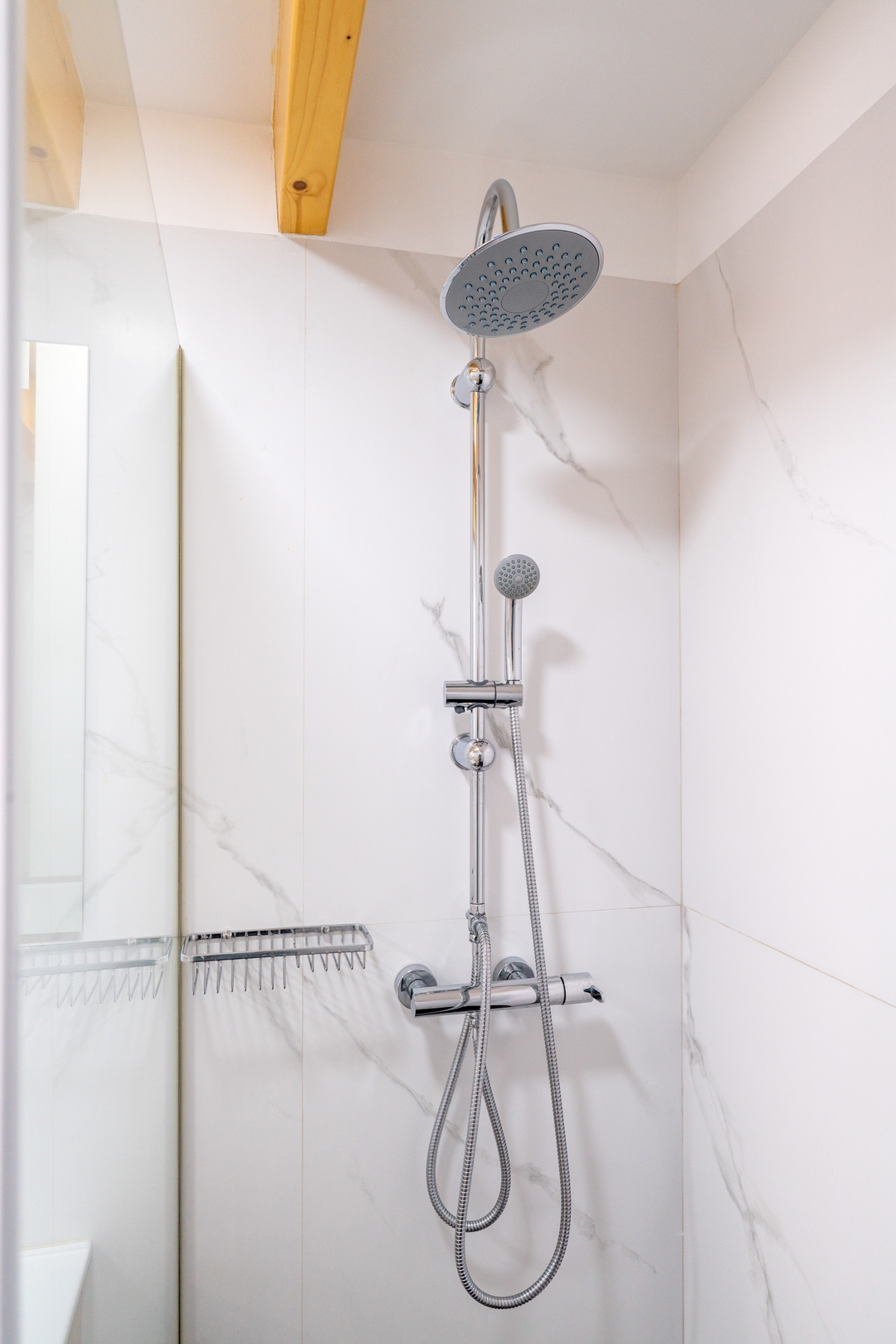 Terrace Studios for 12 in Porto by HostWise 19 Host Wise Booking