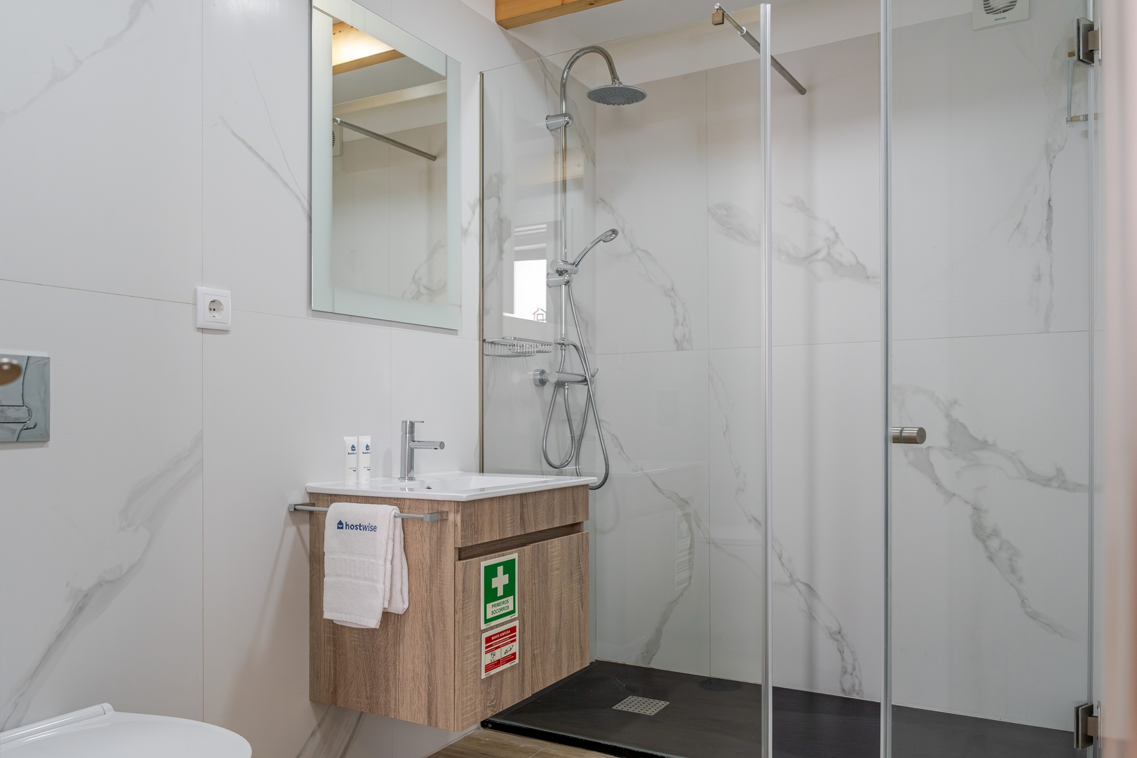 Cozy T1 Flats with Courtyard BBQ by HostWise 103 Host Wise Booking