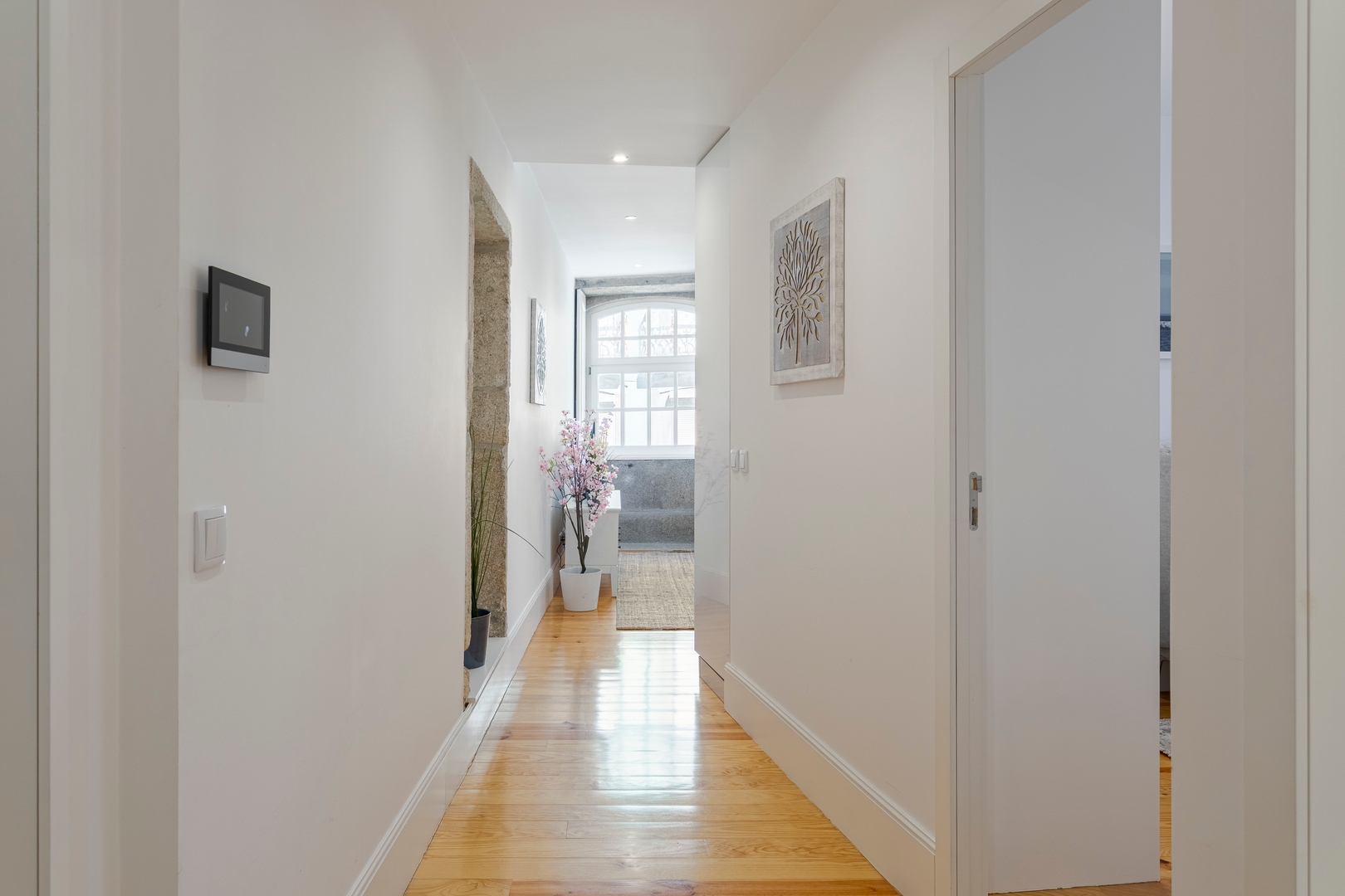 Modern & Trendy Flat by HostWise 4 Host Wise Booking