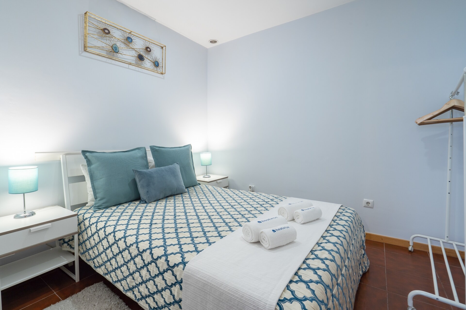 HostWise - Welcoming Flats w/ Jacuzzi & Terrace 20 Host Wise Booking