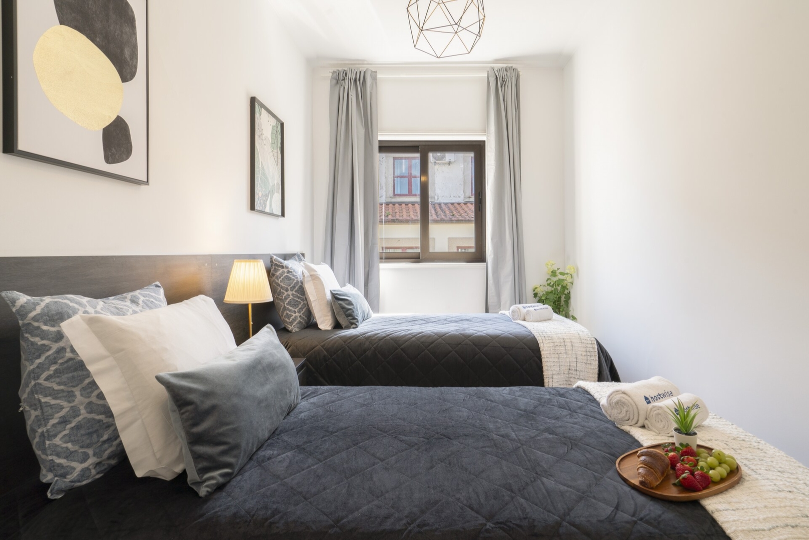 Host Wise - Comfy Minimalist Flat 9 Host Wise Booking